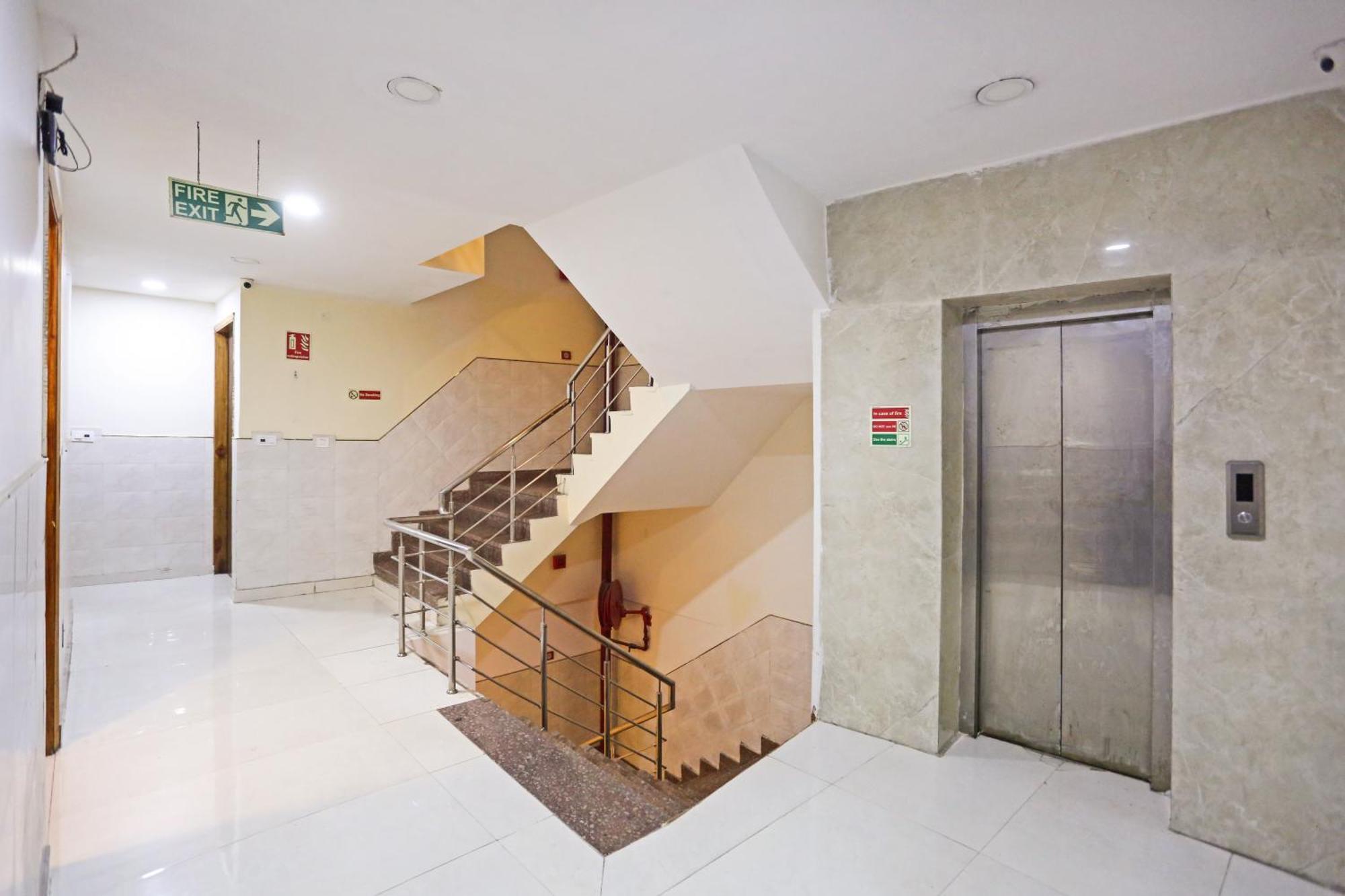 Hotel Happy Stay Delhi Airport Neu-Delhi Exterior foto